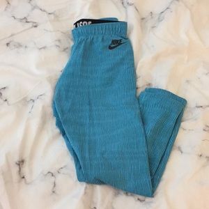 Blue cropped Nike leggings